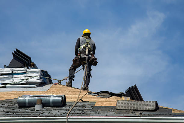 Professional Gutter Installation technician working in Glen Ellyn, IL